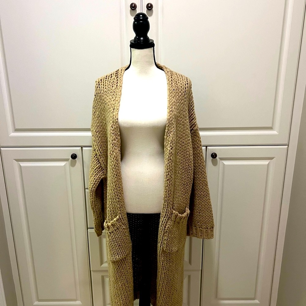 NWT Embellished Chunky knit sequin detail
Duster cardigan size SM - Picture 6 of 11